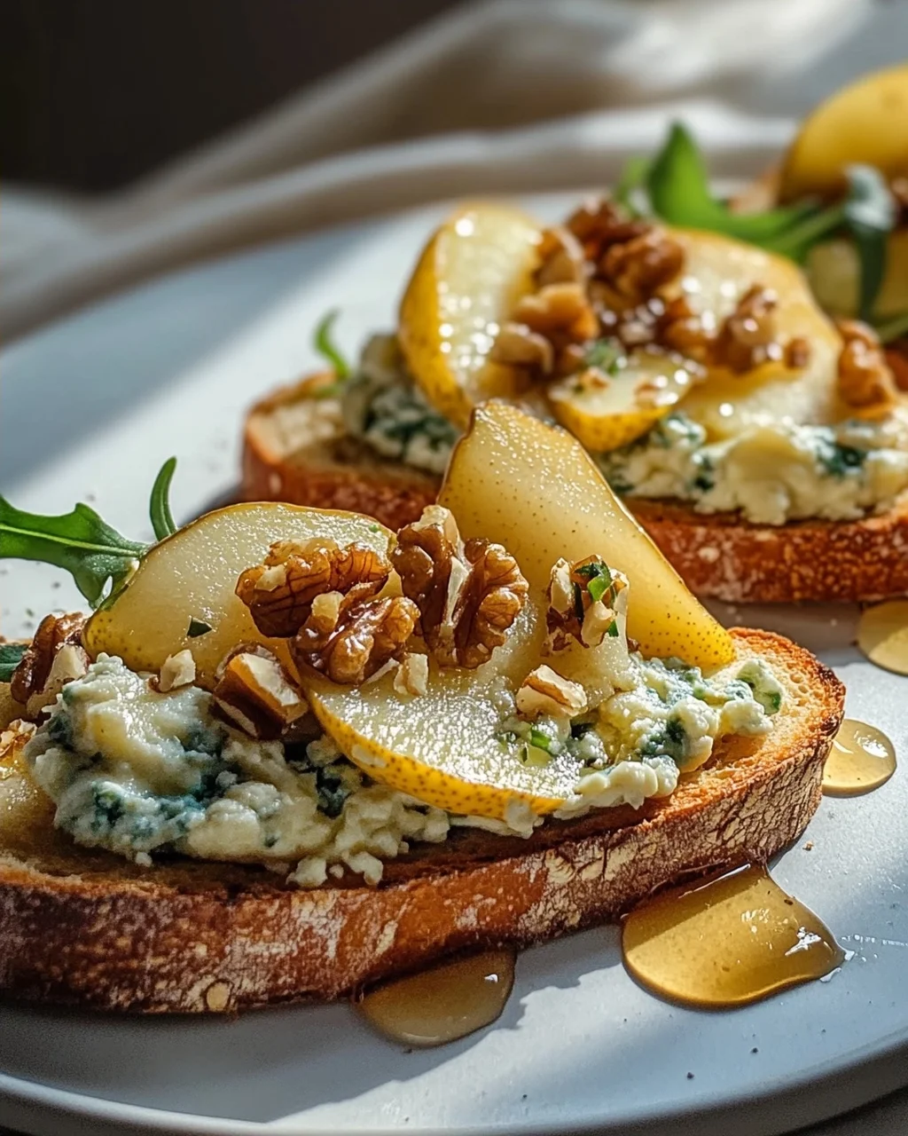 Würzige Gorgonzola Birnen Bruschetta für Genießer